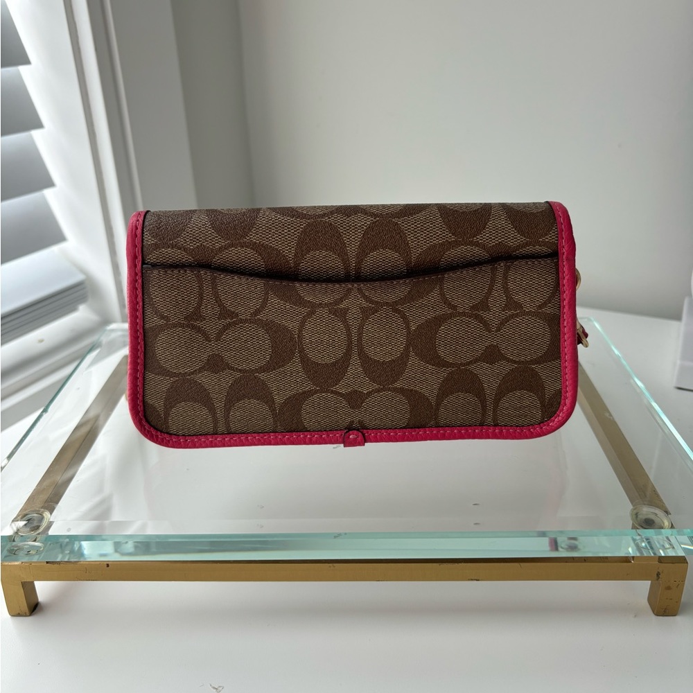 Coach Wristlet - Picture 4 of 4